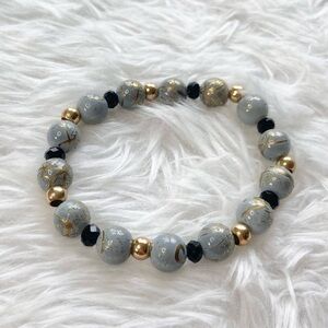 Contemporary Gray Swirl Bead Bracelet